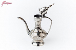 Графин большой, светлый
